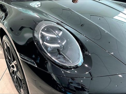 Used 2025 Porsche 911 Carrera RWD image 36