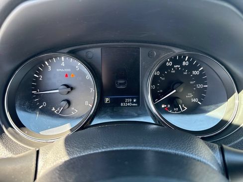 Used 2019 Nissan Rogue SL AWD/4WD image 16