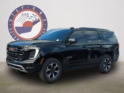 Used 2025 GMC Yukon AT4 w/ AT4 Premium Package AWD/4WD image 2