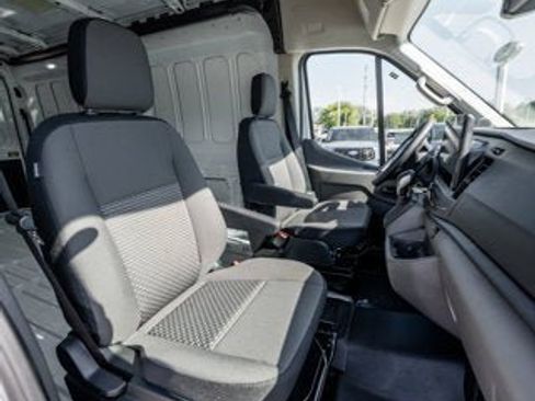 New 2025 Ford Transit 250 148 Medium Roof image 12