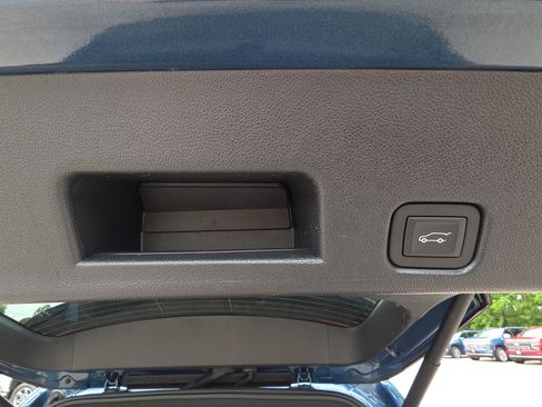 Used 2025 Buick Enclave Preferred FWD image 34