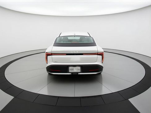 Used 2025 Kia K4 LXS image 7