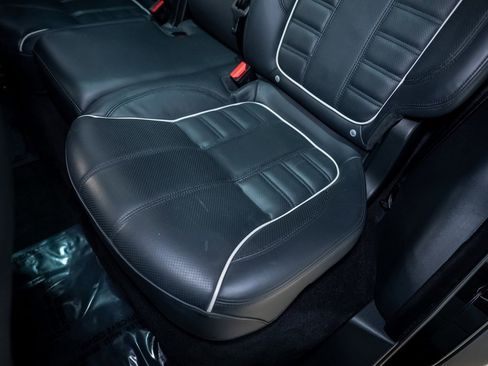 Used 2016 Land Rover Range Rover Sport SVR image 41