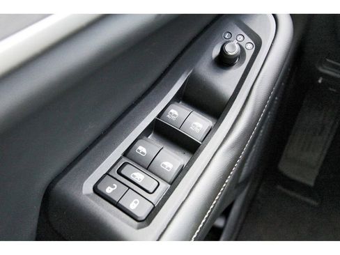 Used 2023 Jeep Grand Cherokee L Limited w/ Black Appearance Package AWD/4WD image 25