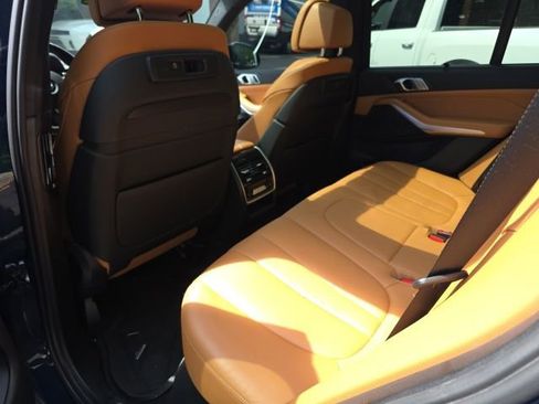 Used 2022 BMW X5 xDrive40i w/ M Sport Package AWD/4WD image 15