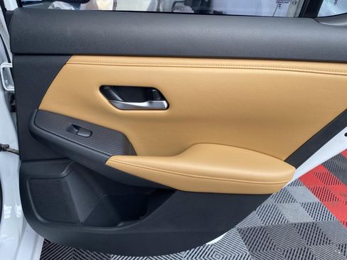 Used 2023 Nissan Sentra SV w/ SV Premium Package FWD image 10