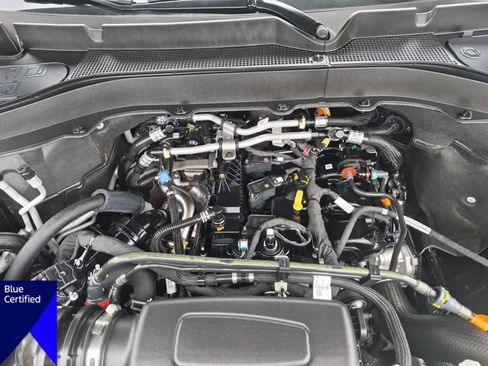 Certified 2024 Ford Explorer XLT RWD image 37