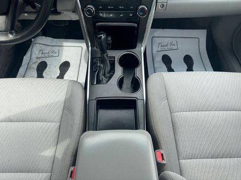 Used 2017 Toyota Camry LE image 14