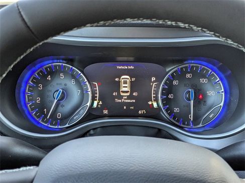 New 2026 Chrysler Pacifica Select image 28