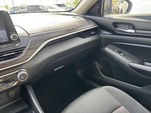 Used 2024 Nissan Altima 2.5 SV image 35