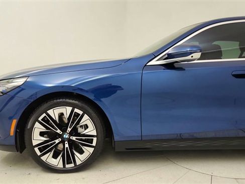 Used 2025 BMW 540i xDrive image 10