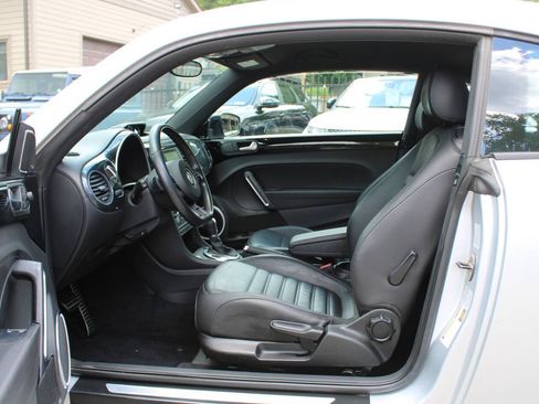 Used 2012 Volkswagen Beetle 2.0T FWD image 14