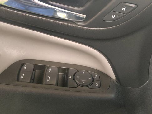 Used 2021 Chevrolet Equinox LS w/ LS Convenience Package image 27