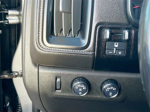 Used 2022 GMC Canyon Elevation w/ Elevation Premium Package image 10