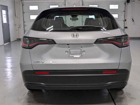 Certified 2024 Honda HR-V LX image 9