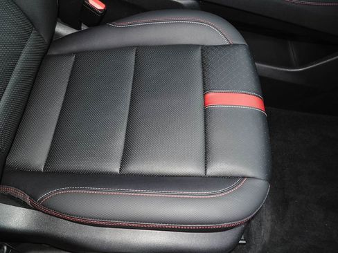 Used 2024 Chevrolet Traverse RS image 19