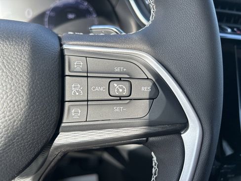 New 2024 Jeep Grand Cherokee Altitude image 20