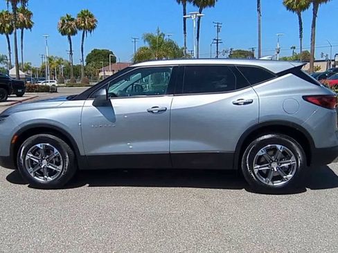 Used 2025 Chevrolet Blazer LT AWD/4WD image 5