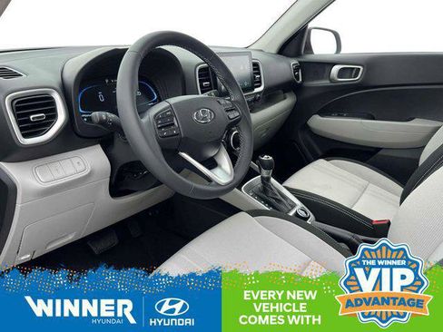 New 2025 Hyundai Venue SEL image 15