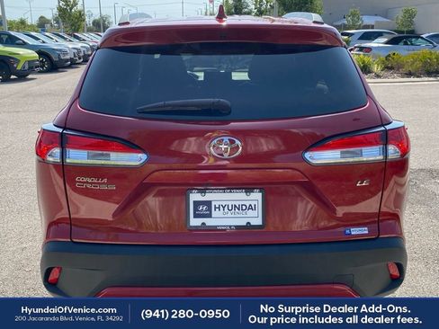 Used 2024 Toyota Corolla Cross LE w/ Moonroof Package FWD image 37