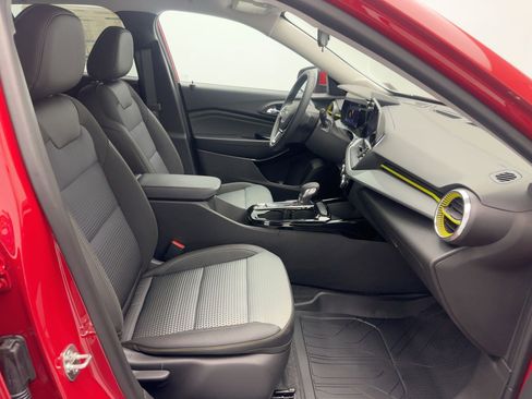 New 2026 Chevrolet Trax LT w/ LT Convenience Package image 28