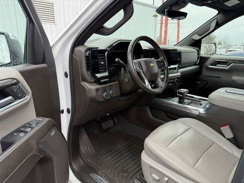 Used 2022 Chevrolet Silverado 1500 LTZ w/ Technology Package image 15