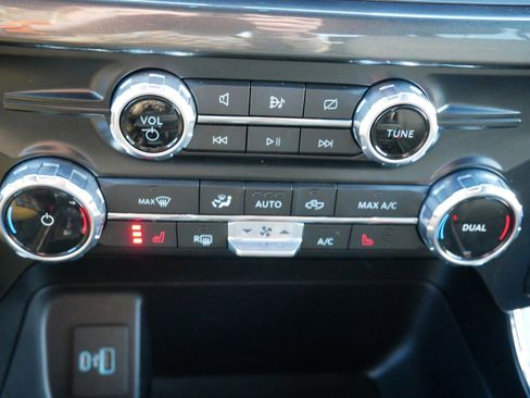 Certified 2022 Ford F150 XLT w/ Equipment Group 302A High image 28