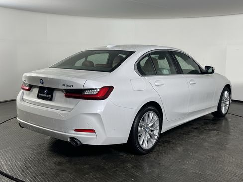 Certified 2024 BMW 330i xDrive Sedan w/ Premium Package AWD/4WD image 5