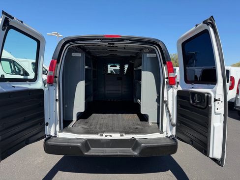 Used 2016 Chevrolet Express 2500 image 11