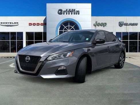 Used 2022 Nissan Altima 2.5 SR FWD image 11