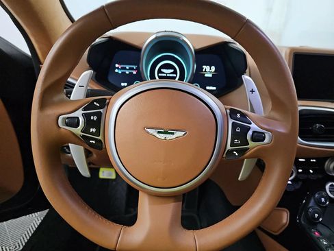 Used 2019 Aston Martin V8 Vantage Coupe RWD image 3