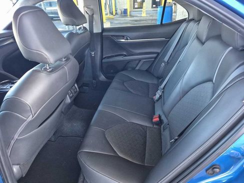 Used 2019 Toyota Camry XSE image 9