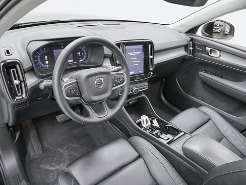 Certified 2024 Volvo XC40 B5 Plus w/ Protection Package Premier image 13