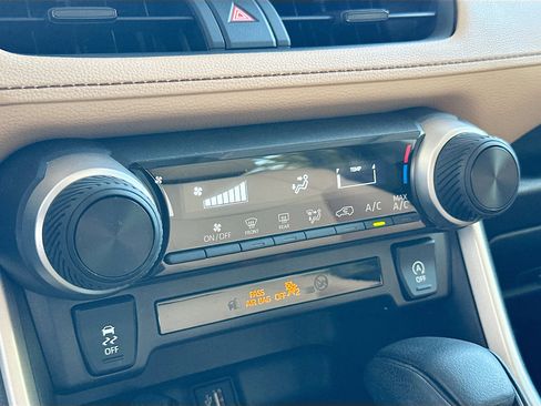 Used 2025 Toyota RAV4 LE image 15