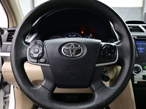 Used 2014 Toyota Camry LE FWD image 20