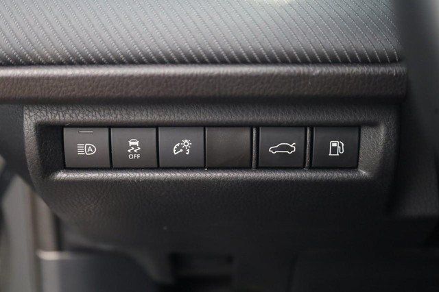 Used 2025 Toyota Camry SE FWD image 12
