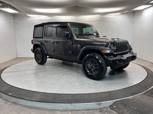 Used 2024 Jeep Wrangler Unlimited Sport AWD/4WD image 7