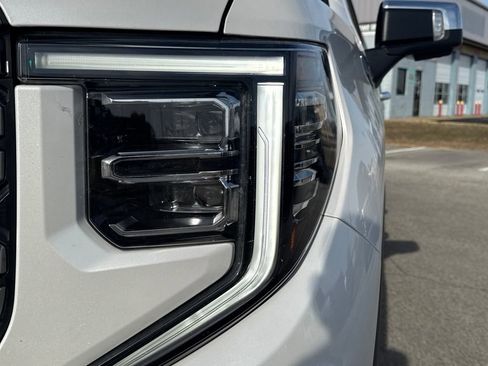 Used 2023 GMC Sierra 1500 Denali Ultimate image 17