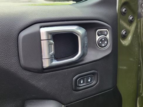 Used 2023 Jeep Wrangler Unlimited Sahara w/ Cold Weather Group AWD/4WD image 24