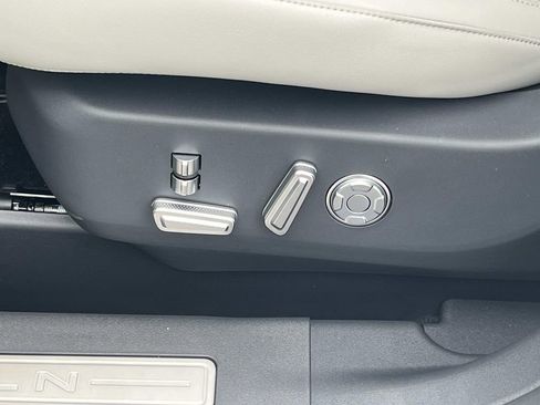 New 2026 Lincoln Nautilus Reserve AWD/4WD image 11