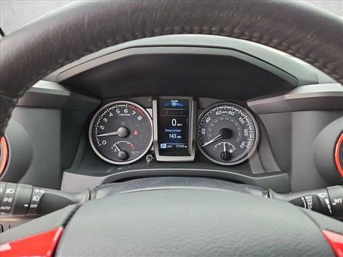 Used 2023 Toyota Tacoma TRD Off-Road w/ Technology Package AWD/4WD image 11