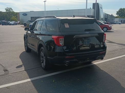 Used 2023 Ford Explorer XLT w/ Equipment Group 202A AWD/4WD image 7