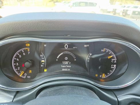 Certified 2022 Jeep Grand Cherokee Laredo X AWD/4WD image 21