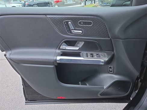Certified 2025 Mercedes-Benz GLB 250 4MATIC image 19