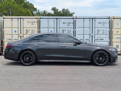 Used 2024 Mercedes-Benz S 580 4MATIC Sedan w/ AMG Line image 3