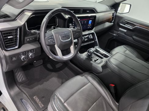 Used 2024 GMC Sierra 1500 Denali AWD/4WD image 7