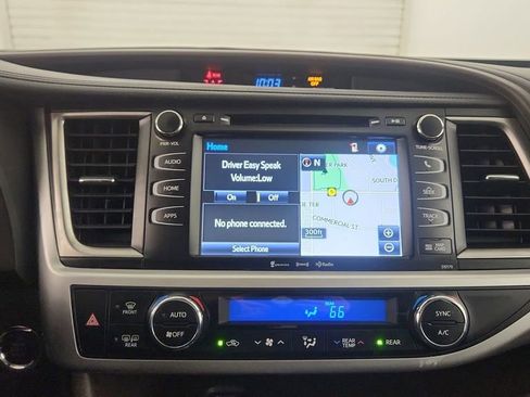 Used 2018 Toyota Highlander XLE image 12