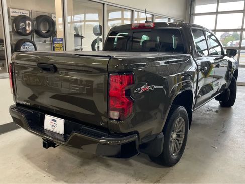 Used 2023 Chevrolet Colorado LT w/ LT Convenience Package AWD/4WD image 11