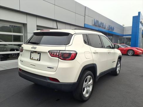 Used 2018 Jeep Compass Latitude w/ Cold Weather Group AWD/4WD image 7