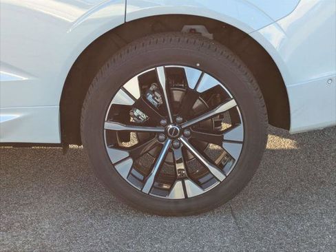 New 2026 Volvo XC60 B5 Plus w/ Climate Package PRO image 6